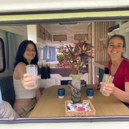 Caravan Stadstuin Let Op De Badkamer Moet Met Andere Gasten Gedeeld Worden *