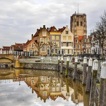 Caravan Stadstuin Let Op De Badkamer Moet Met Andere Gasten Gedeeld Worden فندق مبيت وإفطار Goedereede