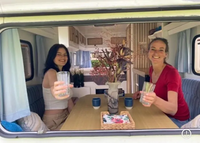 Caravan Stadstuin Let Op De Badkamer Moet Met Andere Gasten Gedeeld Worden *