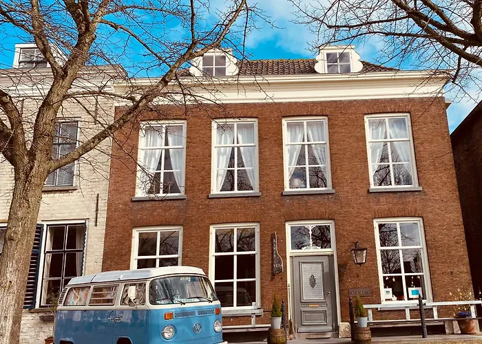 Caravan Stadstuin Let Op De Badkamer Moet Met Andere Gasten Gedeeld Worden Nocleg ze śniadaniem