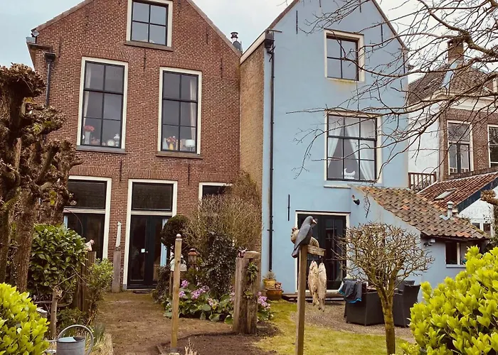 B&B Caravan Stadstuin Let Op De Badkamer Moet Met Andere Gasten Gedeeld Worden Goedereede