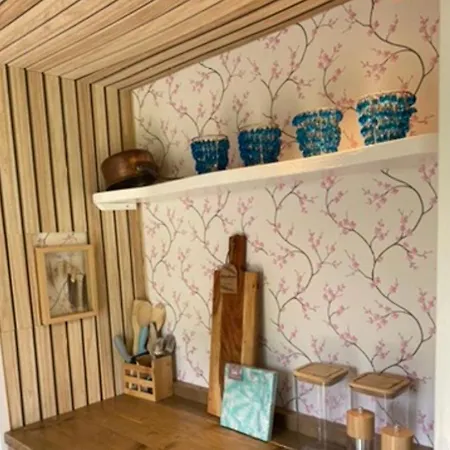 Alojamento de Acomodação e Pequeno-almoço Caravan Stadstuin Let Op De Badkamer Moet Met Andere Gasten Gedeeld Worden