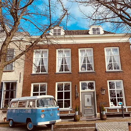 Caravan Stadstuin Let Op De Badkamer Moet Met Andere Gasten Gedeeld Worden Bed & Breakfast