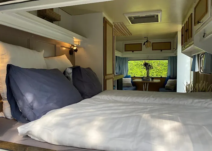 Caravan Stadstuin Let Op De Badkamer Moet Met Andere Gasten Gedeeld Worden