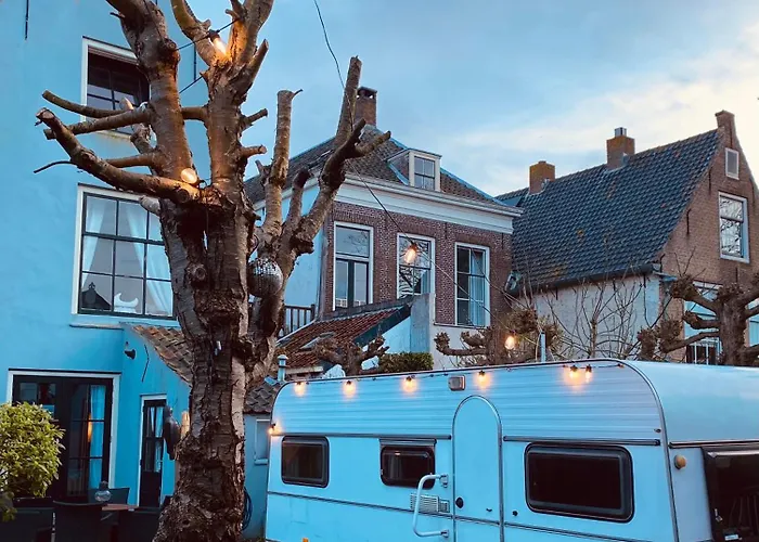 Caravan Stadstuin Let Op De Badkamer Moet Met Andere Gasten Gedeeld Worden