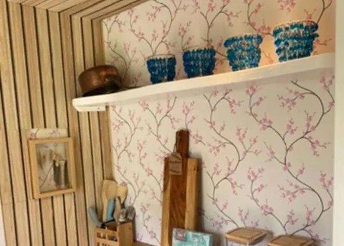 Bed and breakfast Caravan Stadstuin Let Op De Badkamer Moet Met Andere Gasten Gedeeld Worden