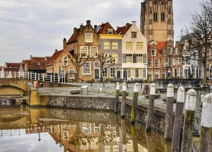 Caravan Stadstuin Let Op De Badkamer Moet Met Andere Gasten Gedeeld Worden Bed and breakfast Goedereede